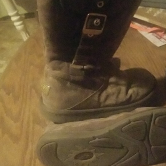 Ugg boots - Picture 1 of 2